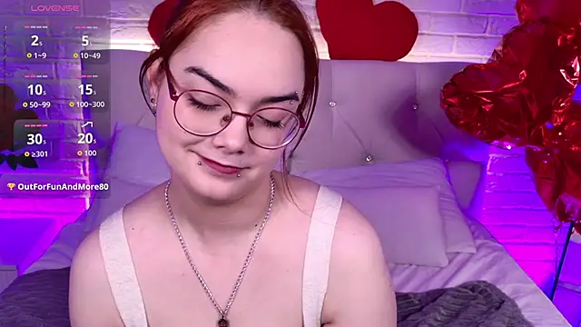 Lily  Evans online show from February 17, 2026, 4:42 am