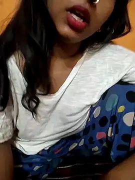 Sexy Divya   online show from April 13, 2026, 5:40 pm