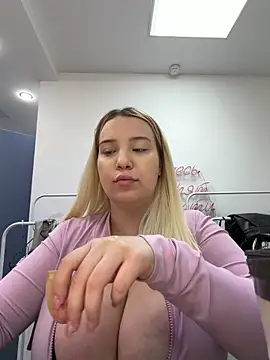 KilianaNoir online show from February 15, 2026, 6:43 am