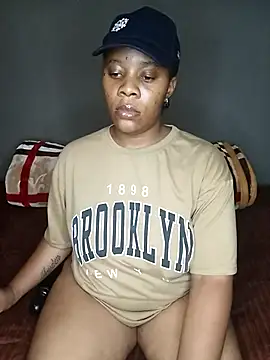 Emmylove-xr25 online show from November 27, 2025, 1:35 pm