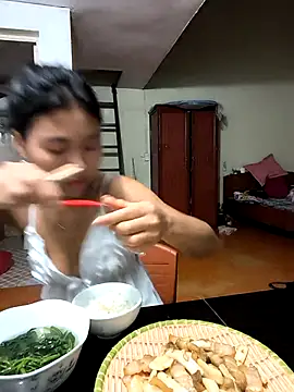 Lynly k2 online show from March 3, 2026, 12:33 pm