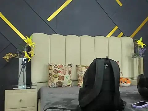 ShanellDiaz  online show from February 19, 2026, 2:51 am