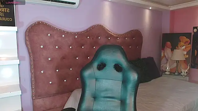 AnnaRouseQueen online show from November 28, 2025, 3:53 am