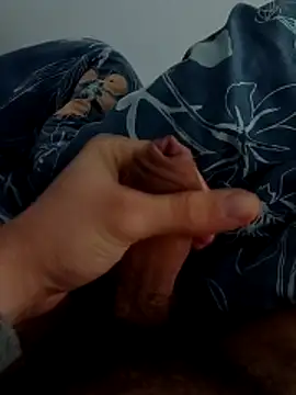 Snapshot of Gbonnequeue chatting on November 10, 2025, 9:25 pm Gbonnequeue online show from November 10, 2025, 9:25 pm