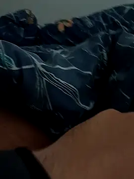 Snapshot of Gbonnequeue chatting on November 18, 2025, 9:08 pm Gbonnequeue online show from November 18, 2025, 9:08 pm