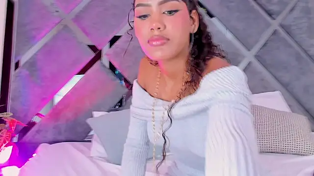 luciagray1 online show from December 20, 2025, 11:56 pm