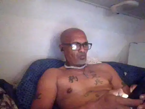 Snapshot of badboy20254u chatting on November 7, 2025, 11:27 pm badboy20254u online show from November 7, 2025, 11:27 pm