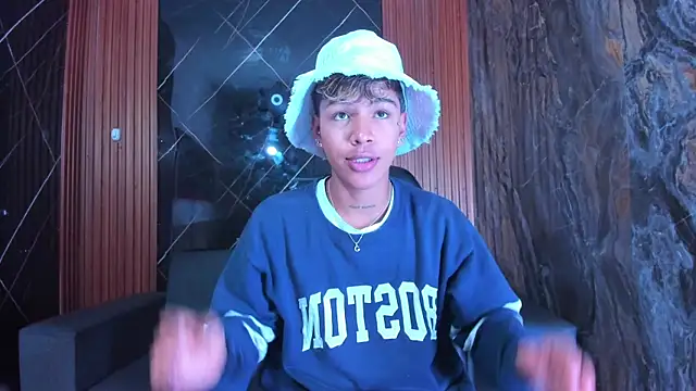 Timmy Kiing  online show from November 24, 2025, 8:30 pm