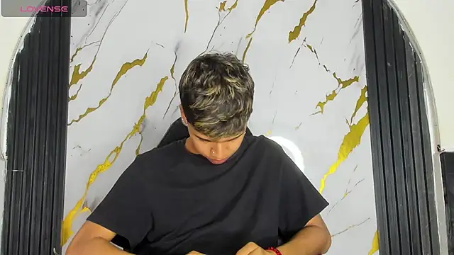 Timmy Kiing  online show from January 9, 2026, 9:16 pm