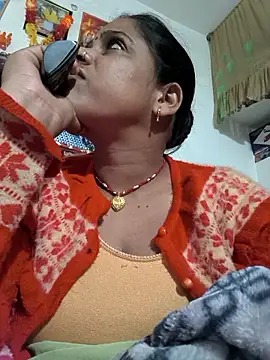 Hot suini online show from January 5, 2026, 6:55 pm