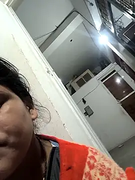 Hot suini online show from February 19, 2026, 11:23 pm