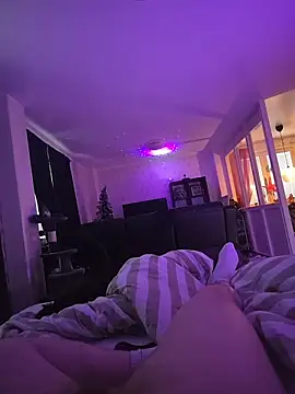 naughtyswecouple online show from November 8, 2025, 1:33 pm