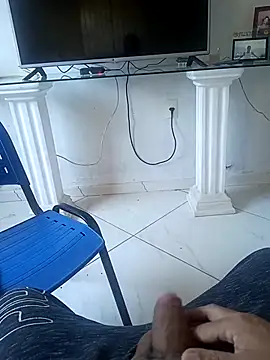 Snapshot of Lupercinio chatting on November 17, 2025, 6:35 pm Lupercinio online show from November 17, 2025, 6:35 pm