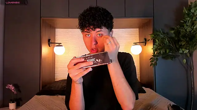 Noah dupont  online show from November 17, 2025, 11:38 am