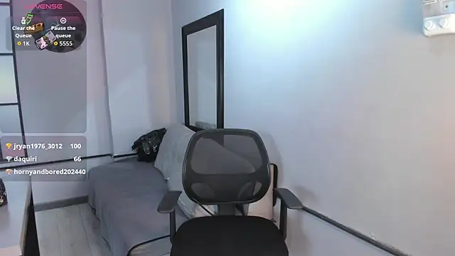 Noah dupont  online show from December 14, 2025, 11:48 am