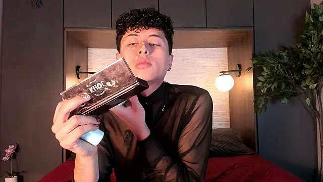 Noah dupont  online show from December 15, 2025, 11:58 am