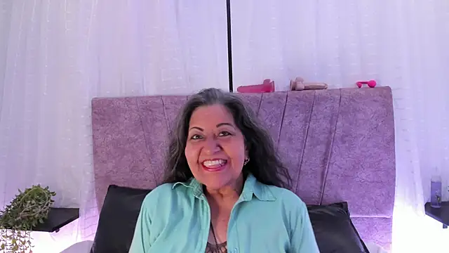 Victoriaa Anderson online show from April 16, 2026, 1:45 pm