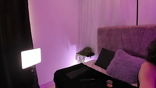 Snapshot of Victoriaa_Anderson chatting on April 30, 2026, 1:28 pm Victoriaa Anderson online show from April 30, 2026, 1:28 pm