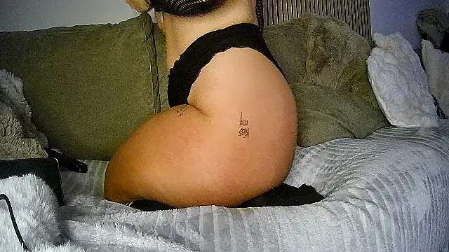 lorenarowena online show from February 20, 2026, 11:16 pm