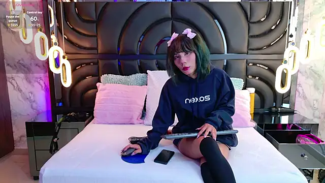 Snapshot of BunnySexyy18 chatting on December 15, 2025, 7:18 pm BunnySexyy18 online show from December 15, 2025, 7:18 pm