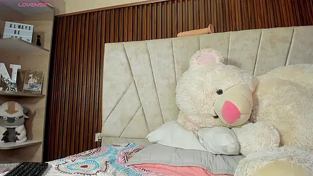 AMARA BRUNET online show from January 16, 2026, 1:15 pm