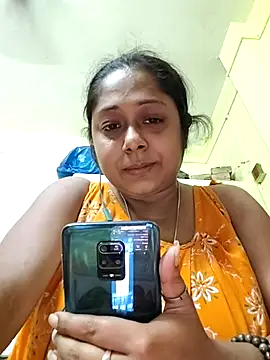 hotjuhi8 online show from November 8, 2025, 8:18 pm