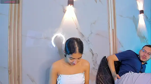 Aron and molly online show from December 1, 2025, 12:10 pm