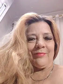 karlaanqui1 online show from May 25, 2026, 11:16 am