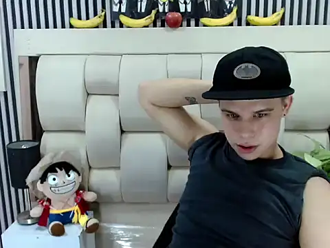 Liam York  online show from November 21, 2025, 2:54 am