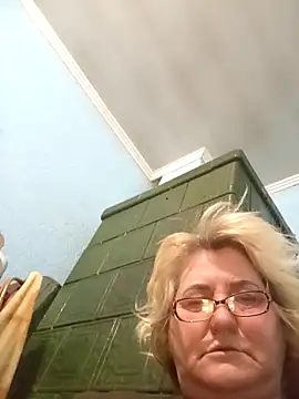 Snapshot of MilaTamila456 chatting on November 24, 2025, 10:42 pm MilaTamila456 online show from November 24, 2025, 10:42 pm