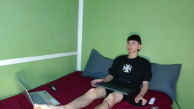 Kurt williams1 online show from December 5, 2025, 2:14 pm