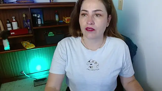 dayan hanks online show from April 18, 2026, 2:04 am