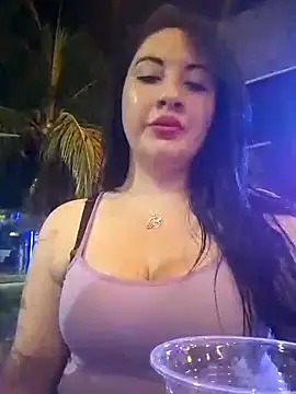 Snapshot of lady_cristal chatting on November 9, 2025, 6:33 am lady cristal online show from November 9, 2025, 6:33 am