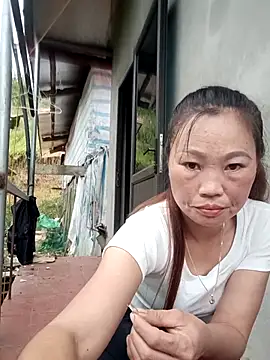 blonde blg online show from November 17, 2025, 5:24 am