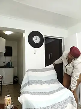 HipsDontLieX95 online show from November 22, 2025, 7:02 pm