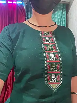 Snapshot of Red_Queen_11 chatting on February 22, 2026, 6:28 pm Red Queen 11 online show from February 22, 2026, 6:28 pm