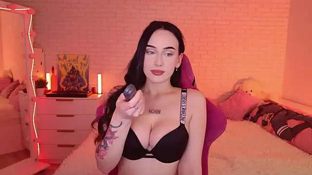 Darineko  online show from April 1, 2026, 3:29 am