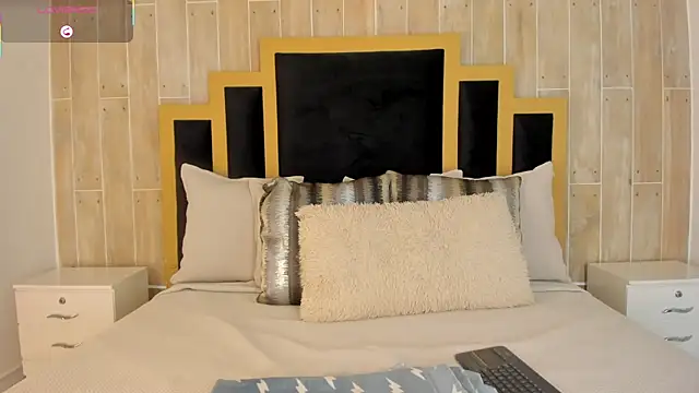 sofiaivanova online show from November 15, 2025, 3:26 am