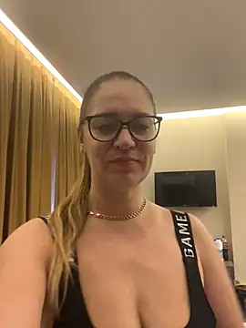 Milana8263 online show from December 23, 2025, 9:18 am