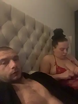 Kinkycouple142 online show from February 11, 2026, 8:36 pm