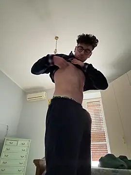 simeonehivd online show from December 20, 2025, 12:56 pm