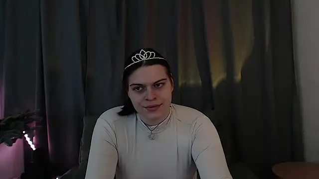 Dona Mafia online show from December 13, 2025, 10:48 pm