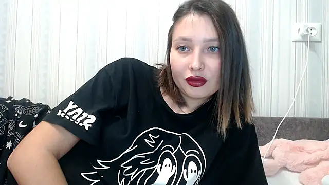 Snapshot of your__gena chatting on December 1, 2025, 3:39 pm your gena online show from December 1, 2025, 3:39 pm