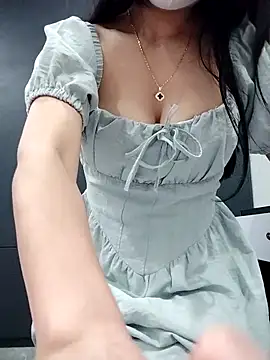   Anna    online show from December 4, 2025, 3:21 pm