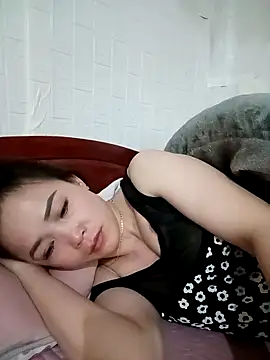 Feeling-hot online show from February 11, 2026, 11:32 pm