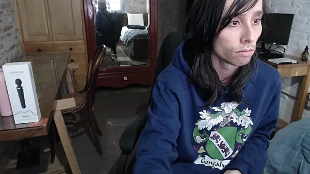 CaramelToy online show from November 10, 2025, 7:24 pm