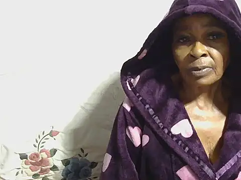 GucciladyXXXX online show from February 16, 2026, 6:20 am