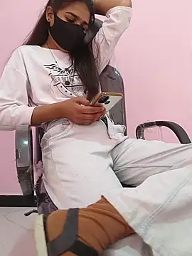 Iamyourdarling online show from December 2, 2025, 5:46 am