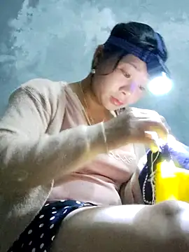 vangkt-cute online show from November 15, 2025, 12:02 pm