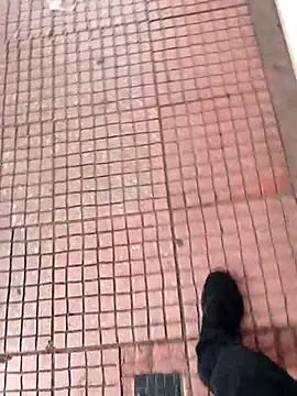 Unknown18cmxh online show from December 3, 2025, 9:29 am